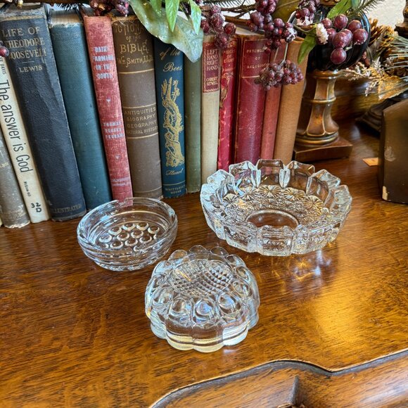 3 Vintage glass ashTRAYS - Picture 5 of 16